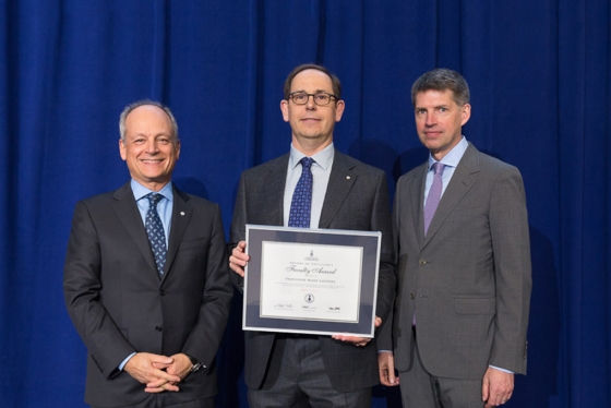 Professor Mark Lautens receives the 2016 Faculty Award