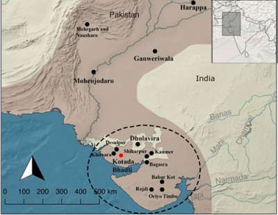 A map of the Indus Valley shows both ancient cities, and the Kotada Bhadli site further south where the pottery originated.