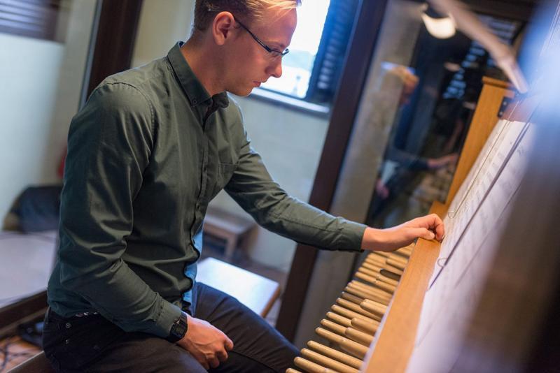 Scott Allan Orr, who graduated from U of T in 2014 with a degree in chemical and environmental engineering, is now a lecturer at Oxford University ( photo by Kaunas Art House)