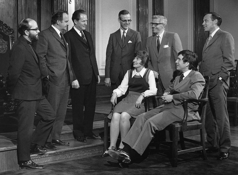 The first 8 U of T alumni governors in 1972. Patti Fleury, the only women, sits at the centre of the group.