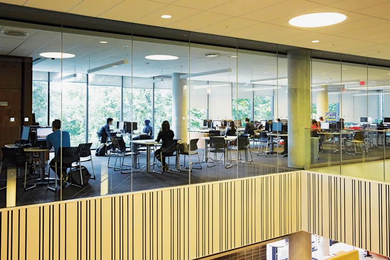 Students in Instructional Centre at U of T Mississauga. Photo by Paul Orenstein.