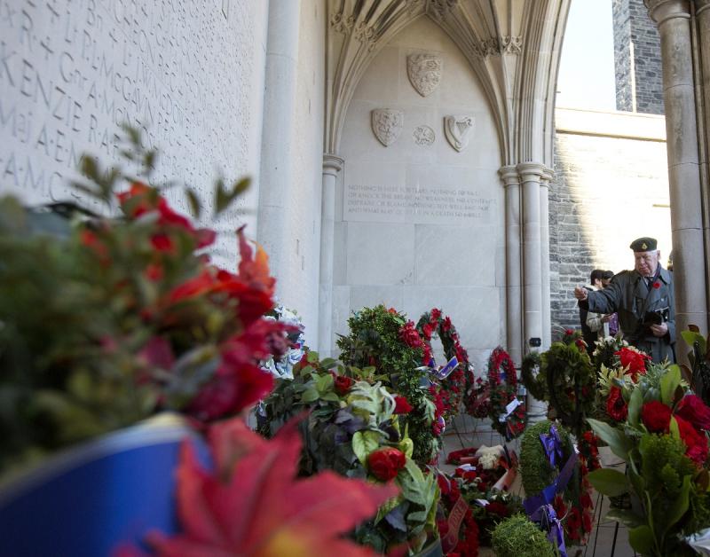 Laying wreaths at the Remembrance Day service at Soldiers`Tower. Photo by Laura Pedersen.