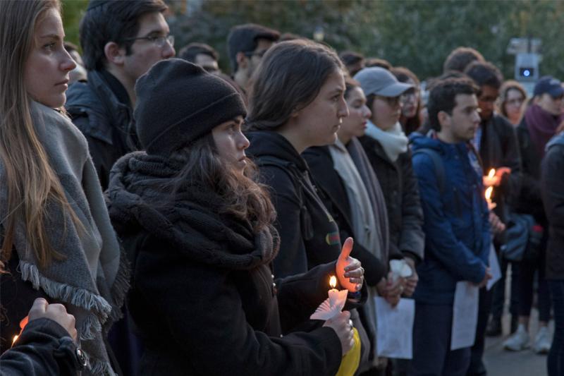 Members of the U of T community gathered for a vigil outside of University College October 30, 2018 (photo by Romi Levine) 