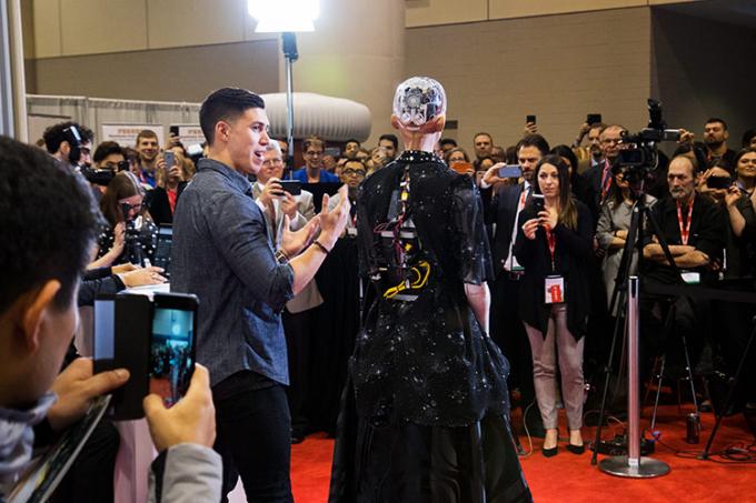 Sophia, the humanoid robot, draws a crowd during her first appearance in Canada (photo by Chris Sorensen)