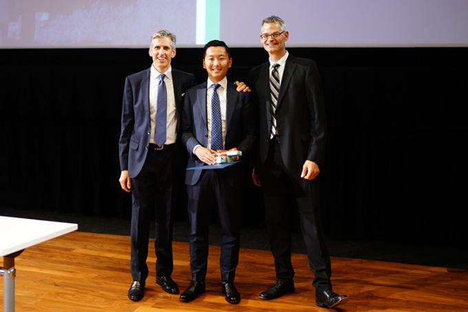 Richard Zhang (centre) with Innis College Principal Charlie Keil (left) and Innis College registrar Donald Boere (photo by Chiao Sun)