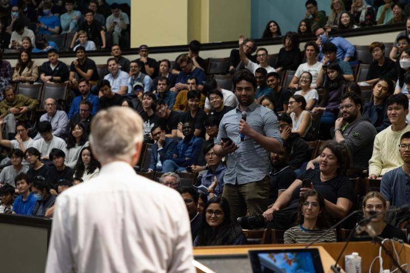 Geoffrey Hinton looks out to the audience in Convocation Hall