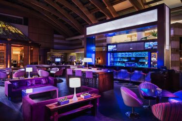 Santiago Marriott Hotel, Akun Lounge & Bar