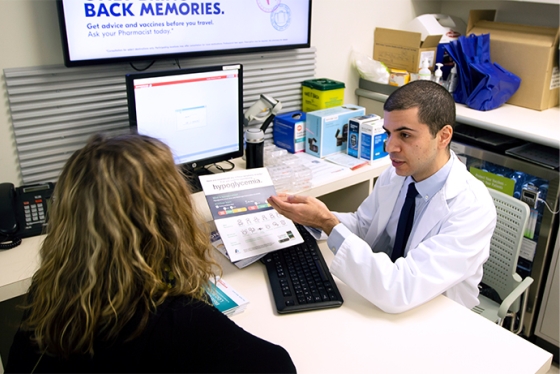 Picture of a doctor explaining information to a patient