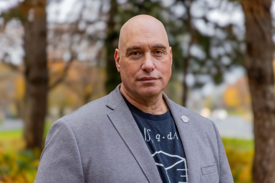 A portrait of Joseph Geraci outdoors