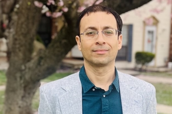Professor Anil Mundra headshot