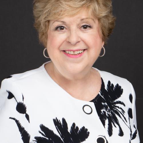 Ellen Sue Mesbur smiling