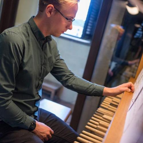 Scott Allan Orr, who graduated from U of T in 2014 with a degree in chemical and environmental engineering, is now a lecturer at Oxford University ( photo by Kaunas Art House)