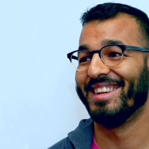 Portrait image of Vince De Freitas smiling.