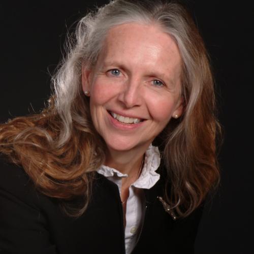 Leslie Laing smiling
