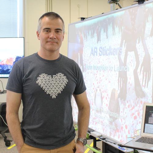 U of T alumnus Ivan Neulander gives students a technical overview of the Google’s augmented reality (AR) stickers at the Department of Computer Science Innovation Lab (photo by Ryan Perez) 
