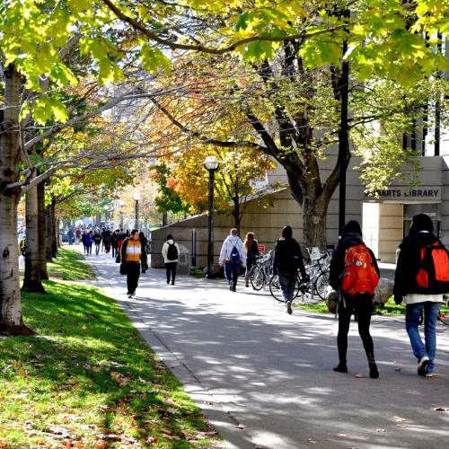 Robarts library. Photo by Diana Tyszko.